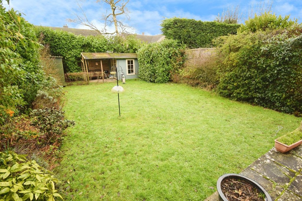 Property photo 2 of 31 Rear Garden