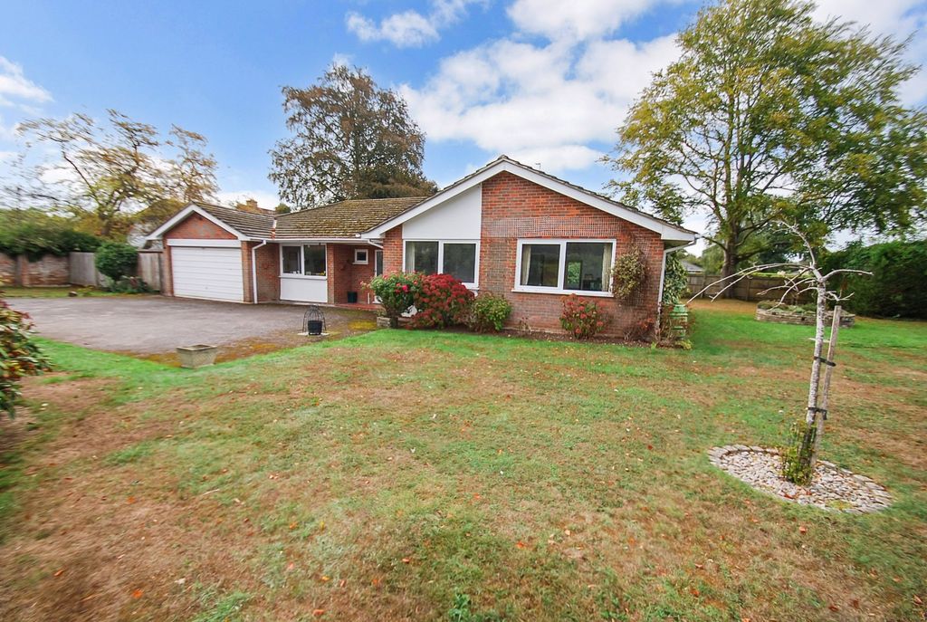 Property photo 1 of 11 Front