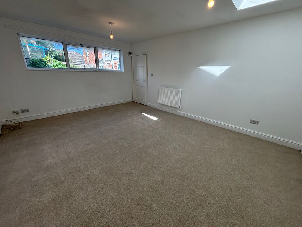 Property photo 3 of 9 Image