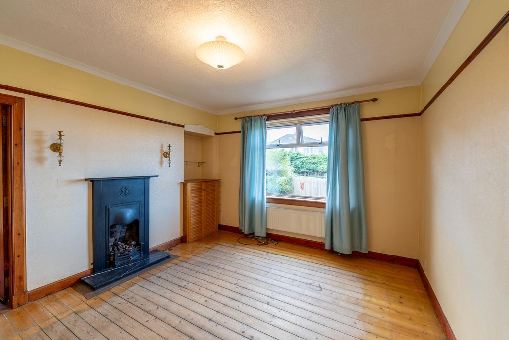 Property photo 2 of 32 Gallery