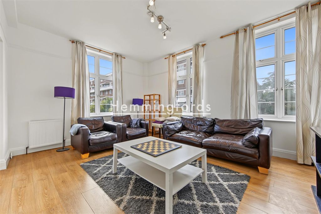 Property photo 1 of 15 Weymouth Terrace E2-8.Jpg