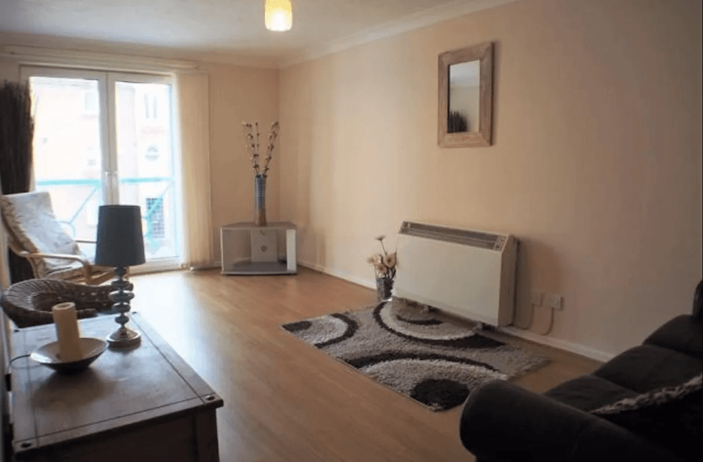 Property photo 3 of 7 39 Monmouth House 3