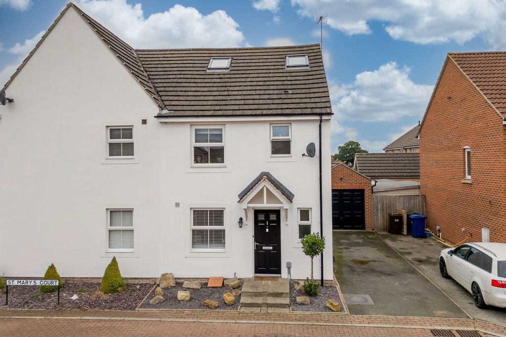 Property photo 1 of 31