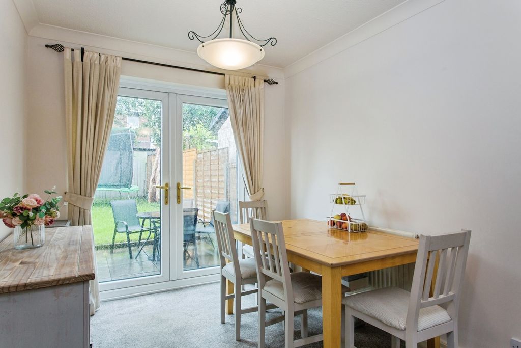 Property photo 3 of 16 Dining Room