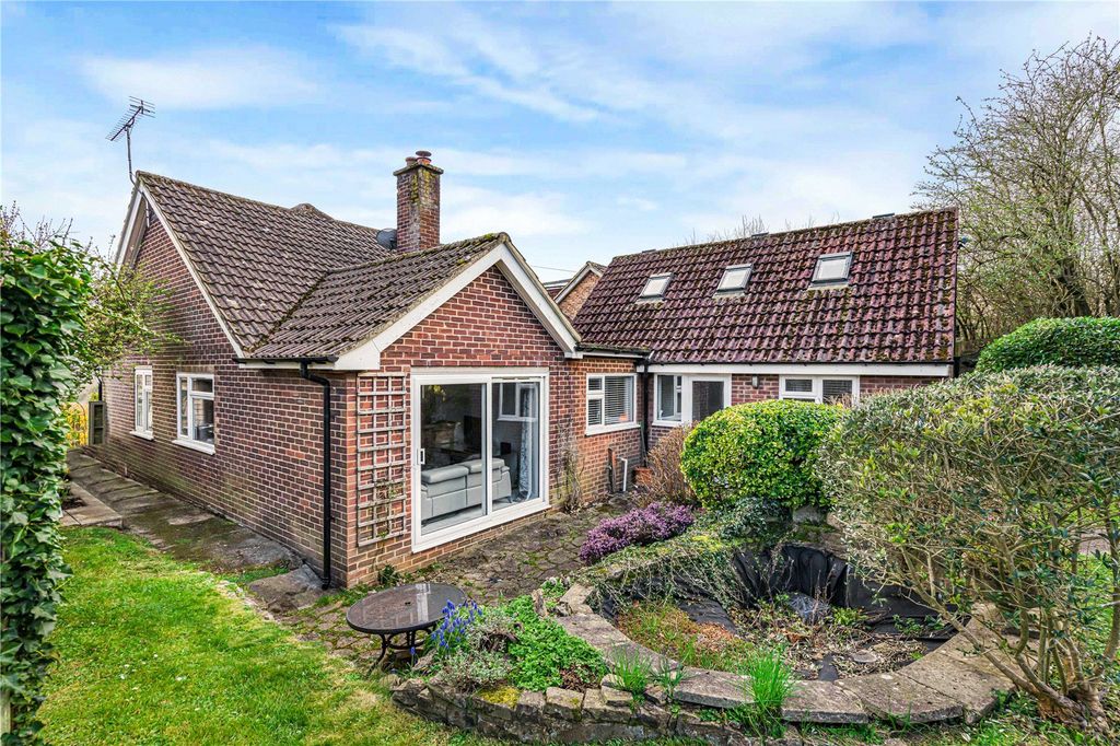 Property photo 2 of 23 Picture No. 27