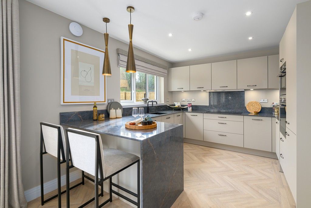 Property photo 2 of 14 Netherhall Gardens, Cambridge