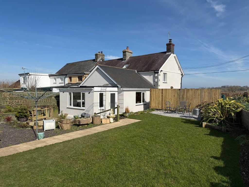 Property photo 2 of 34