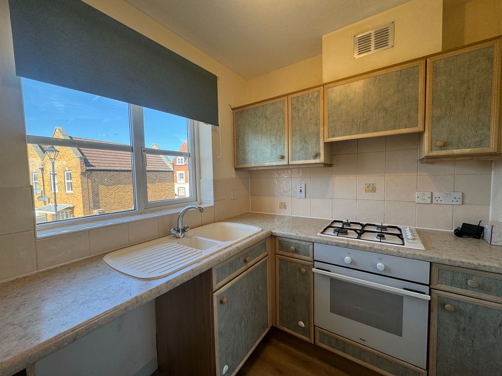 Property photo 3 of 6 Kitchen