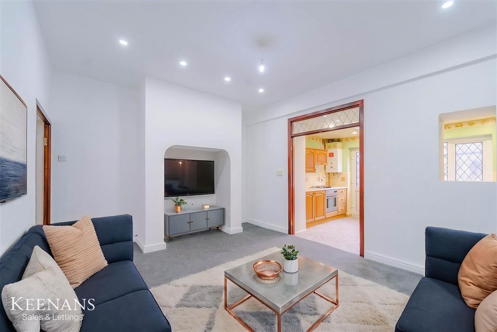 Property photo 2 of 22 Tarjvqjwhe6Qks9Qkgivzw - Living Room - Modern - 4.