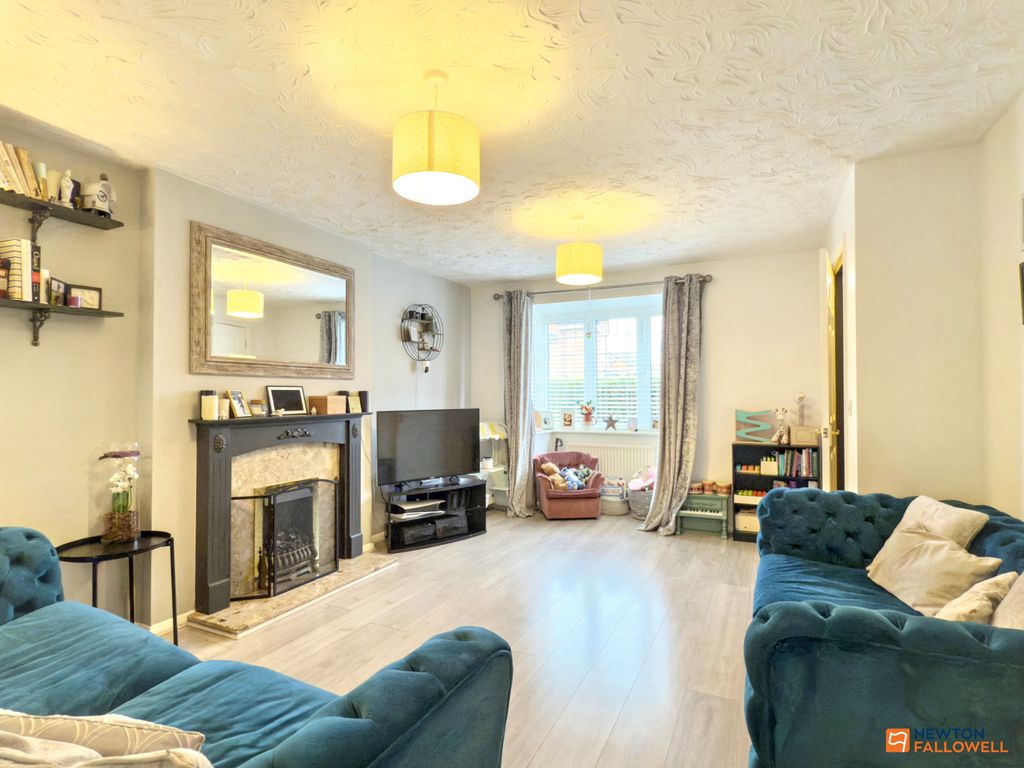 Property photo 2 of 31