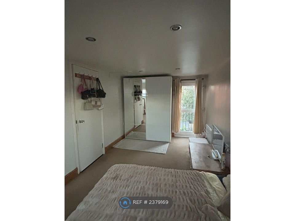 Property photo 2 of 7 Room F Back View