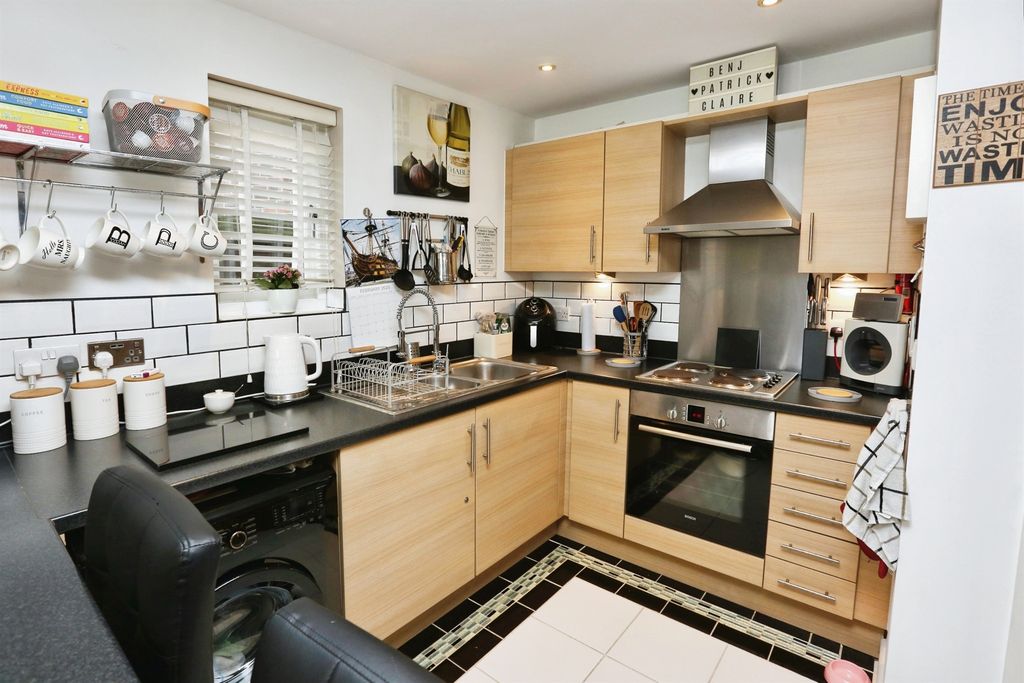 Property photo 2 of 15