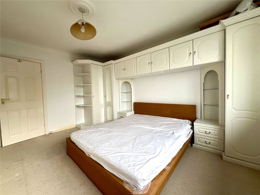 Property photo 3 of 10 Bedroom