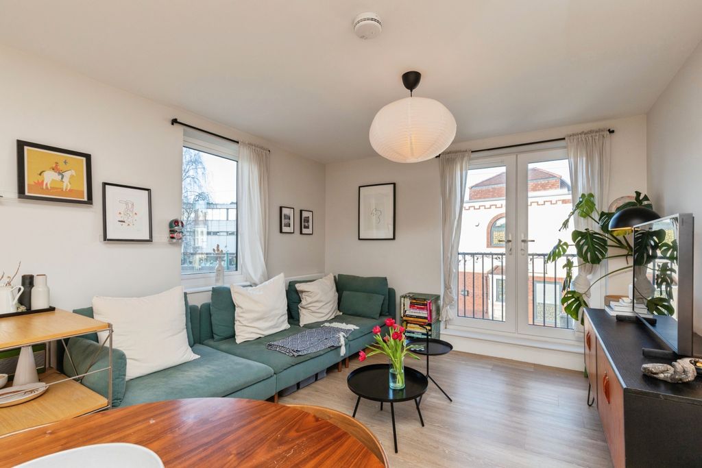 Property photo 2 of 11 Living / Dining Room