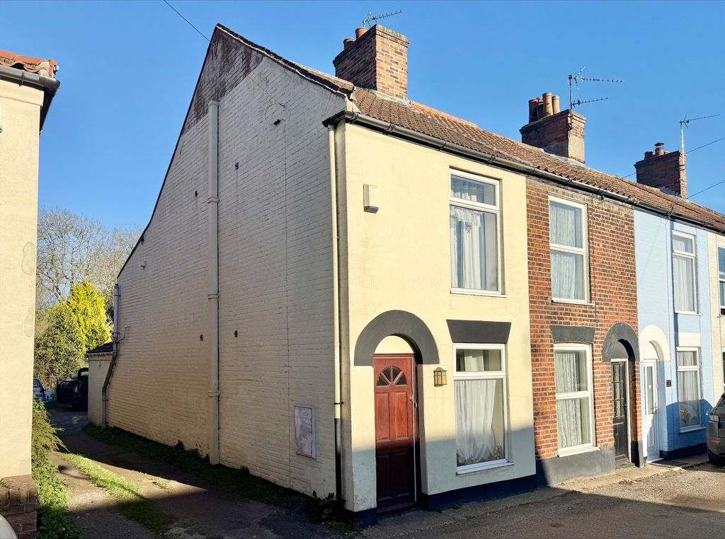 Property photo 1 of 12