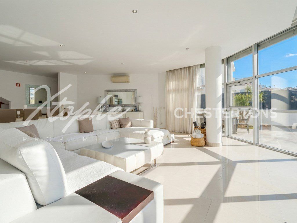 Property photo 3 of 28