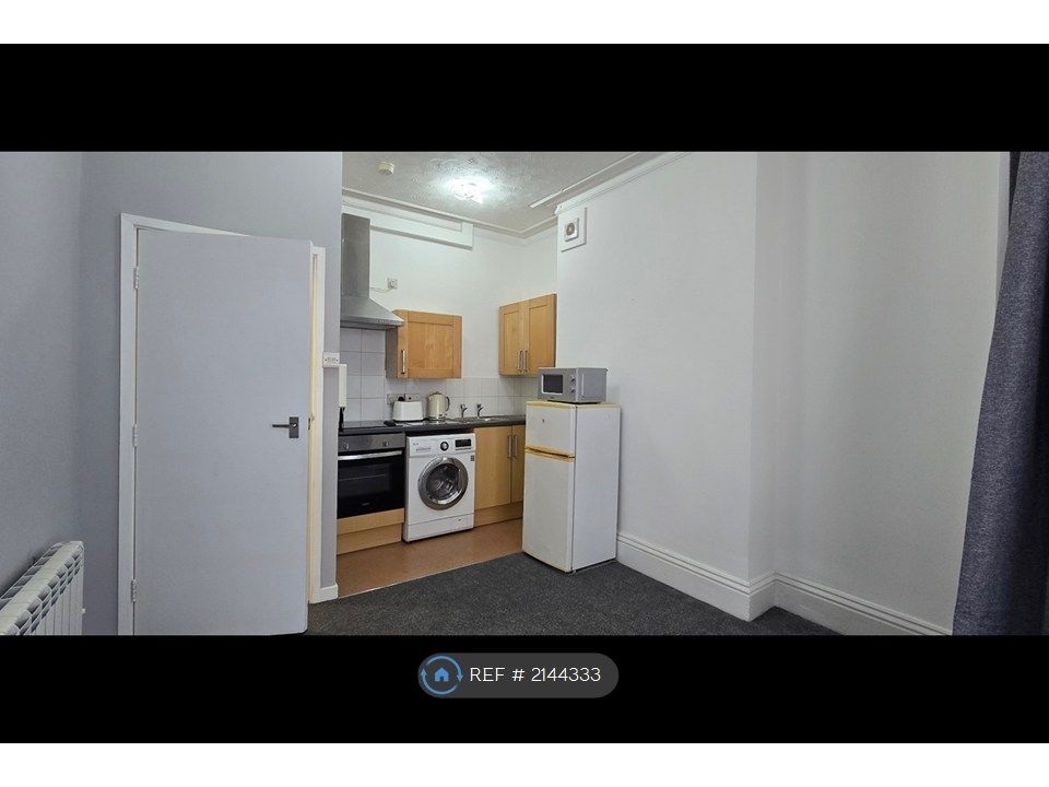 Property photo 2 of 19 Kitchen