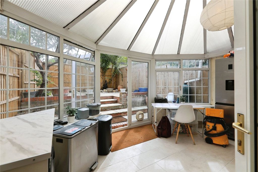 Property photo 2 of 15 Conservatory