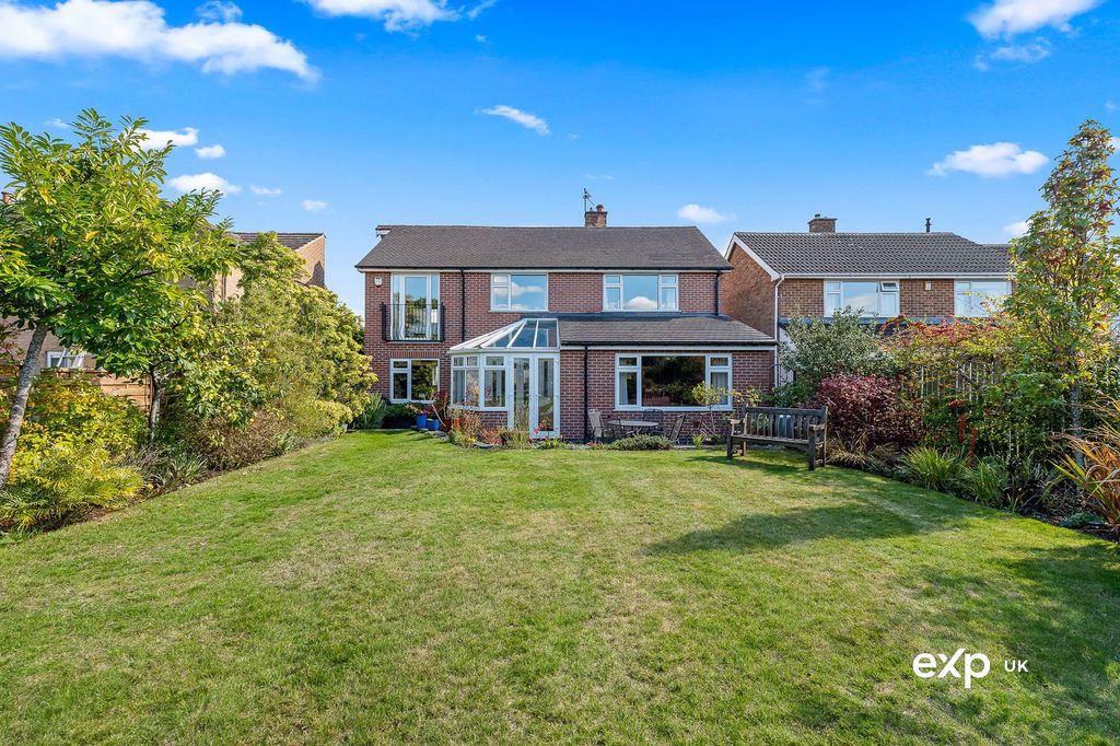 Property photo 2 of 43