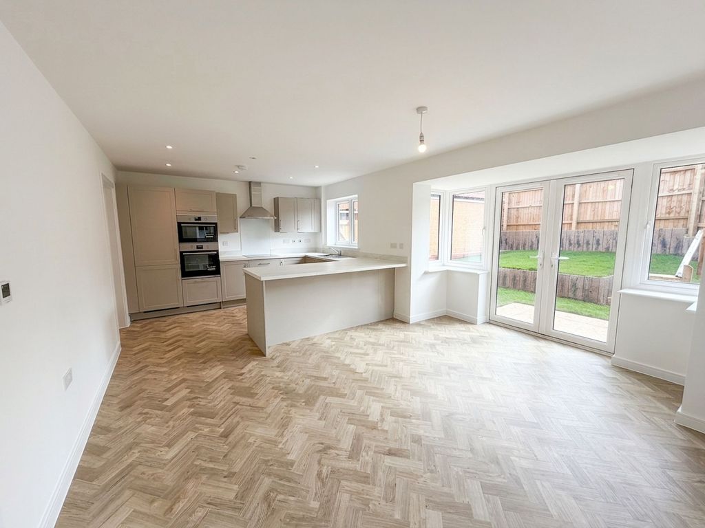 Property photo 2 of 10 Kitchen/Diner