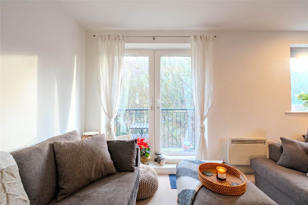 Property photo 2 of 19 Picture No. 21