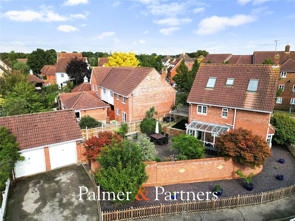 Property photo 2 of 22 Picture No. 18