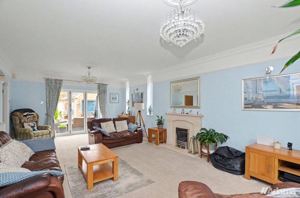 Property photo 3 of 49