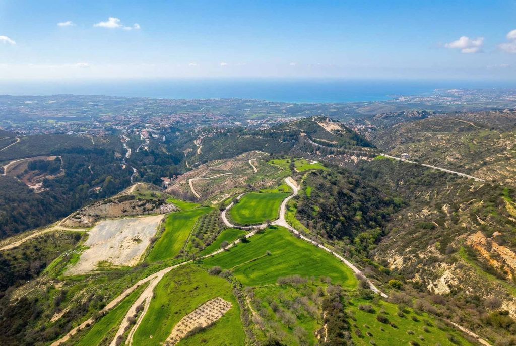 Property photo 3 of 4