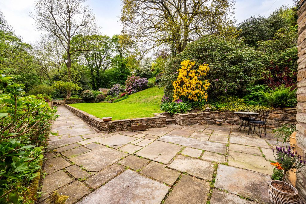 Property photo 3 of 43