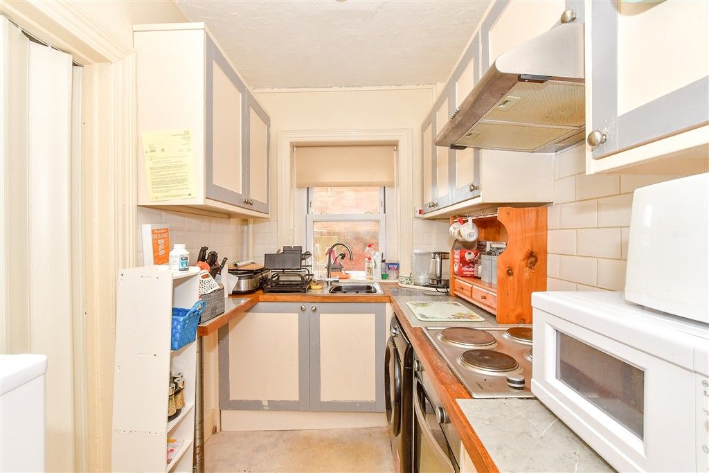 Property photo 1 of 9 Kitchen