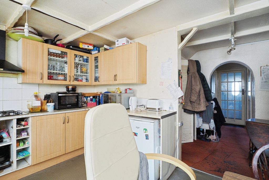 Property photo 2 of 16 Kitchen
