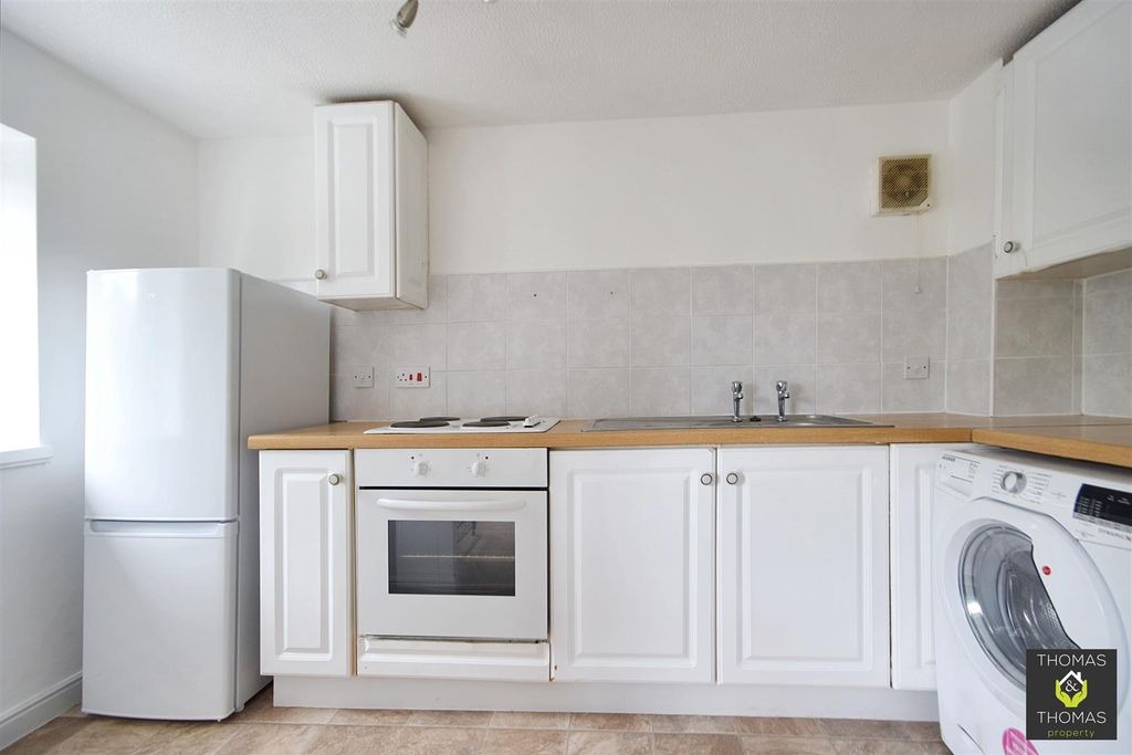 Property photo 2 of 8 Kicthen .Jpg