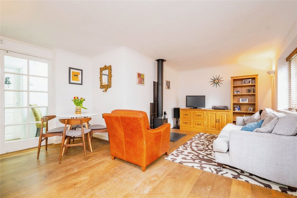 Property photo 2 of 17 Picture No. 56