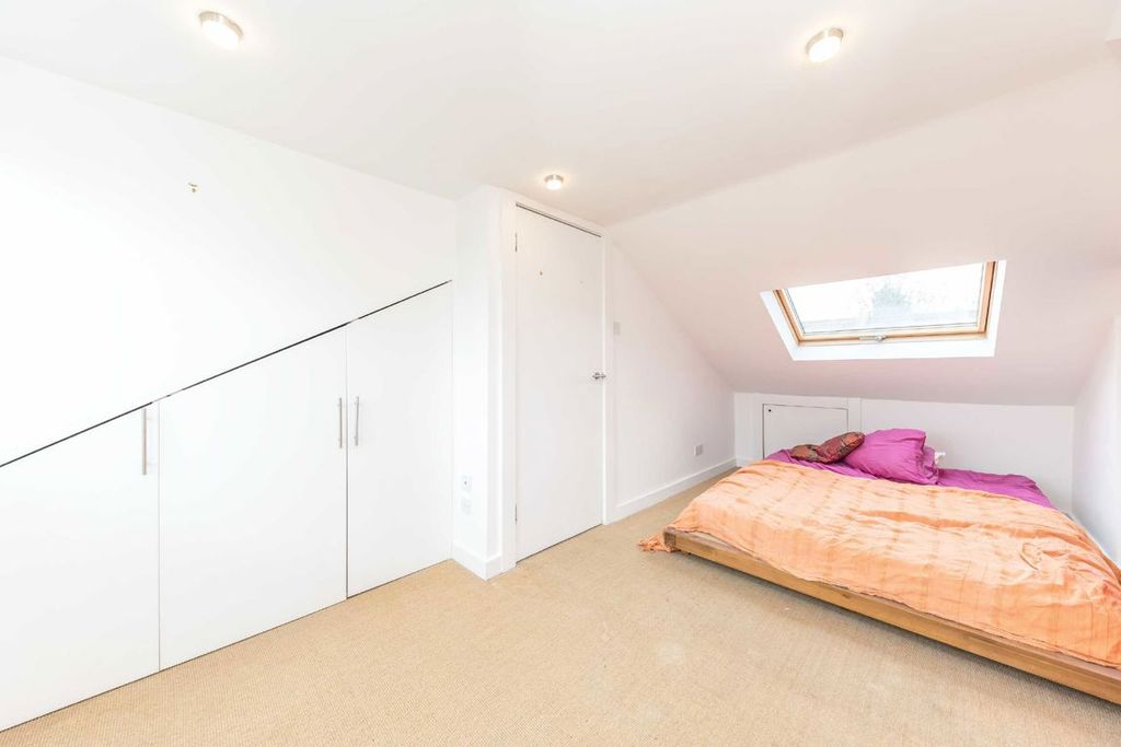 Property photo 3 of 4