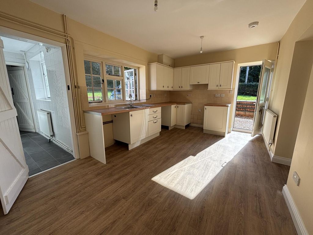 Property photo 3 of 13 Kitchen