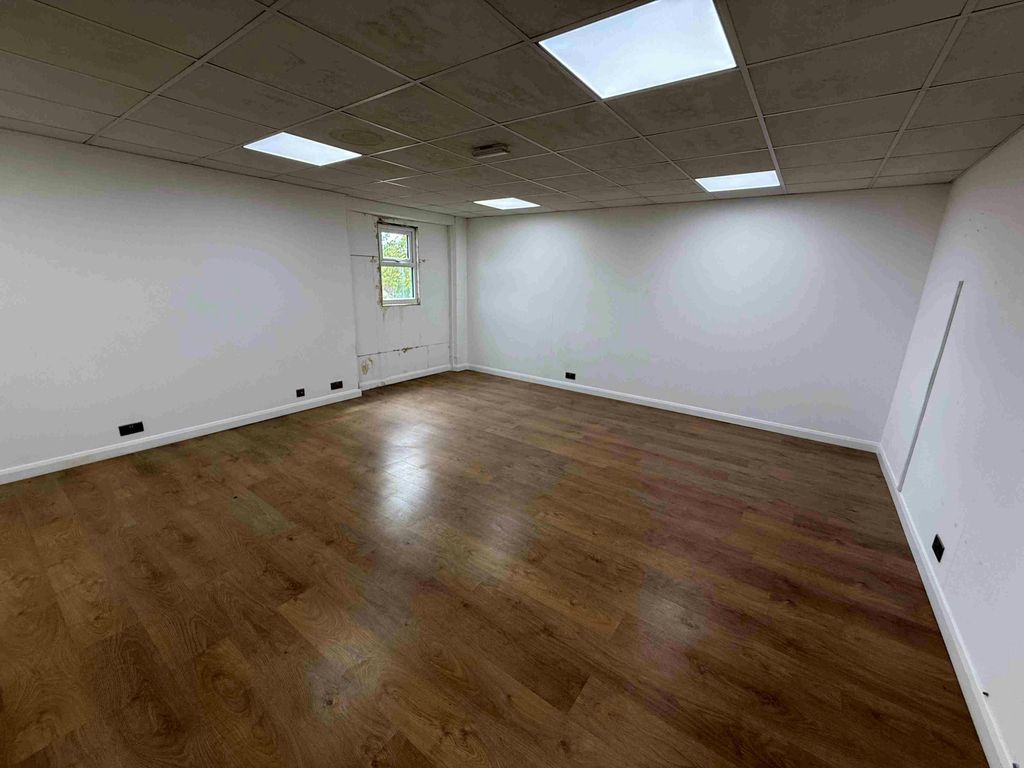 Property photo 3 of 8 Img_3516.Jpg