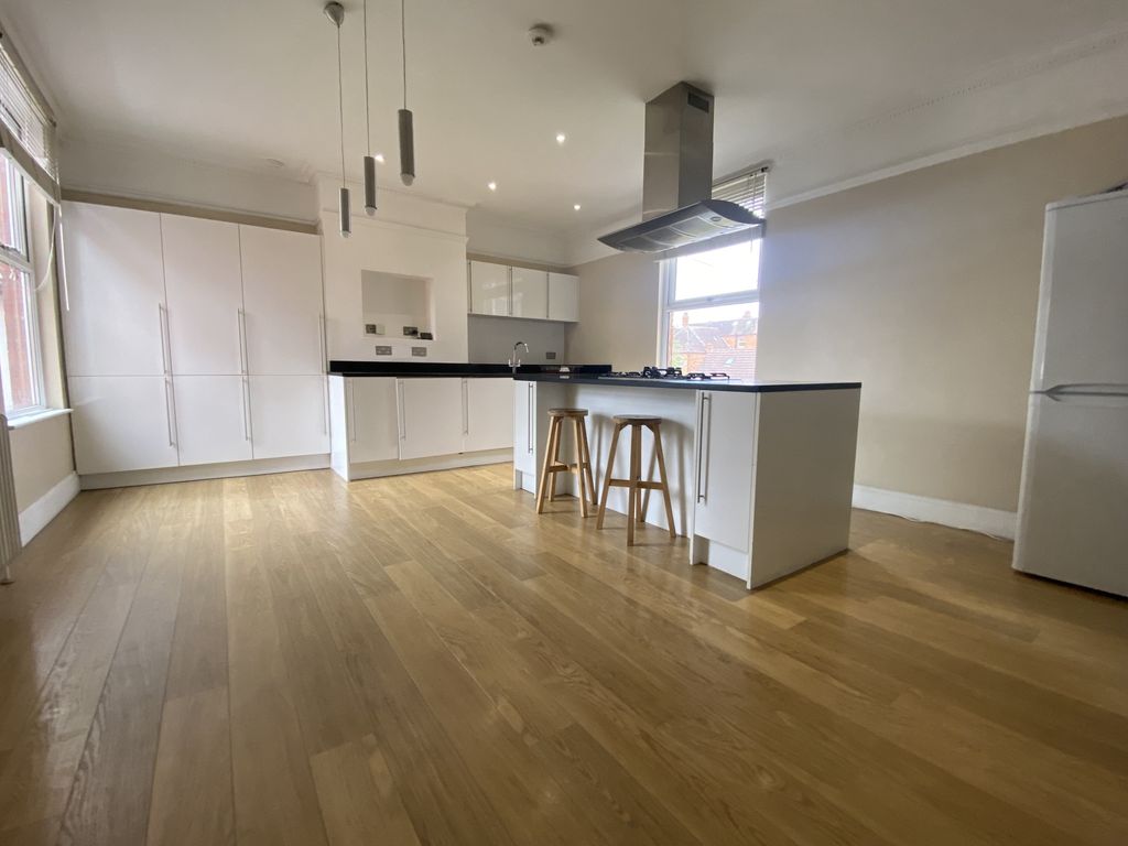 Property photo 2 of 10 Photo 6