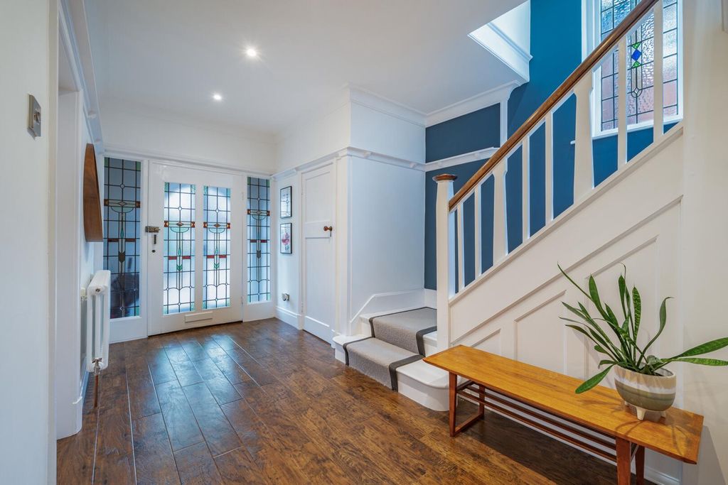 Property photo 2 of 27 Hallway