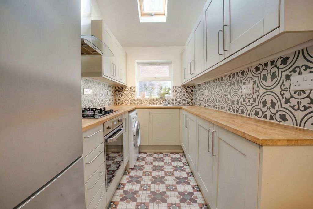 Property photo 3 of 17