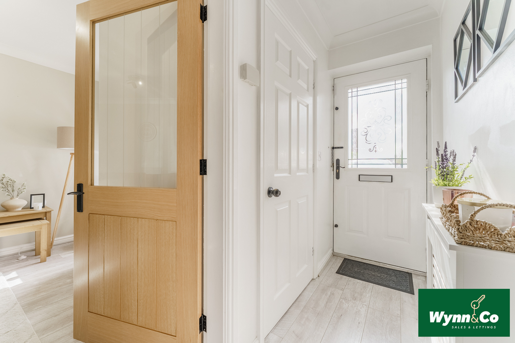 Property photo 3 of 21 Hallway