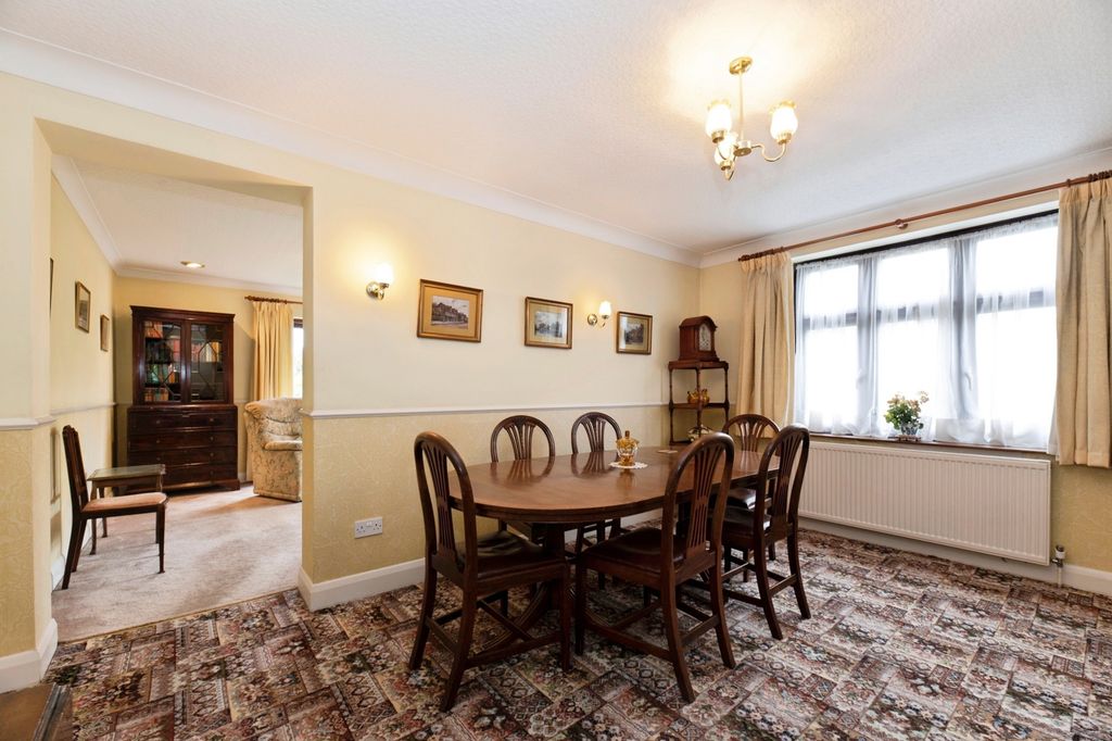 Property photo 3 of 20 Dining Room