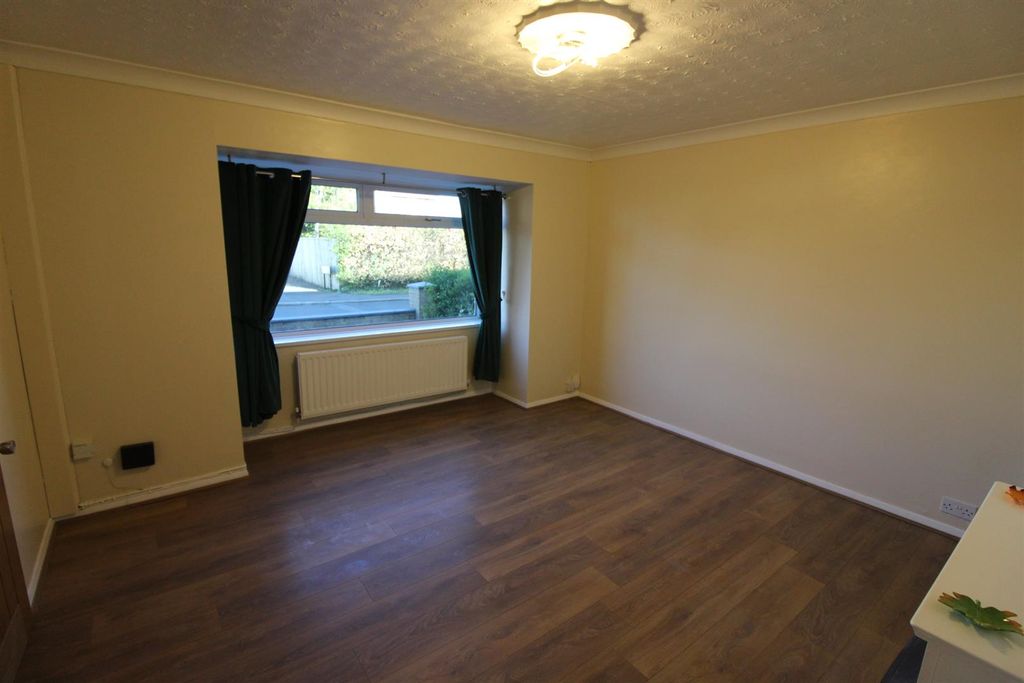 Property photo 3 of 12 Lounge 2.Jpg