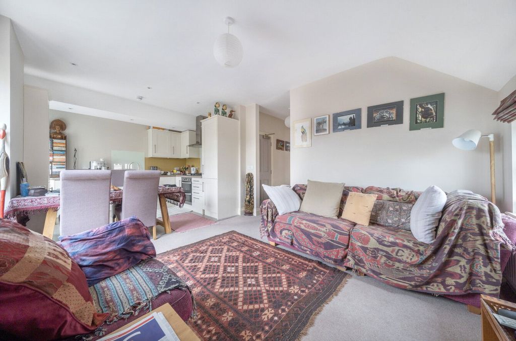 Additional image 11 of 2 bed flat for saleClive Avenue, Church Stretton, Shropshire SY6