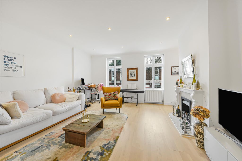 Property photo 2 of 16 Image