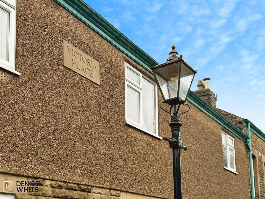 Property photo 1 of 13 Front