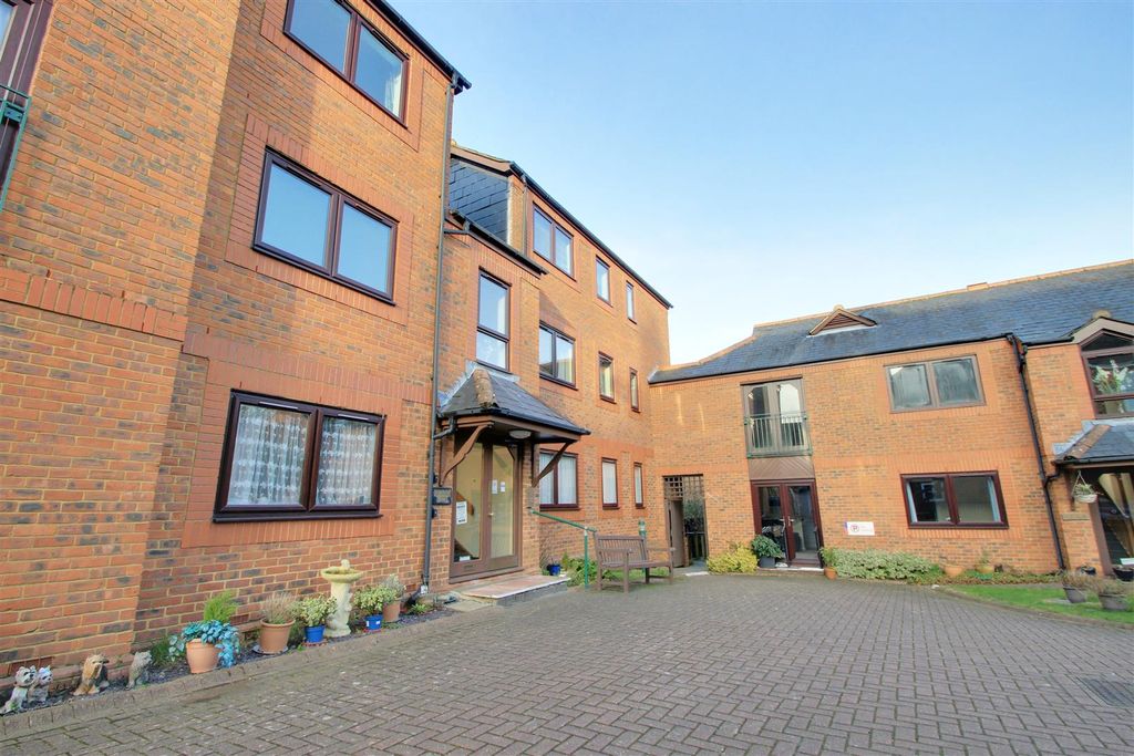 Property photo 1 of 16 External
