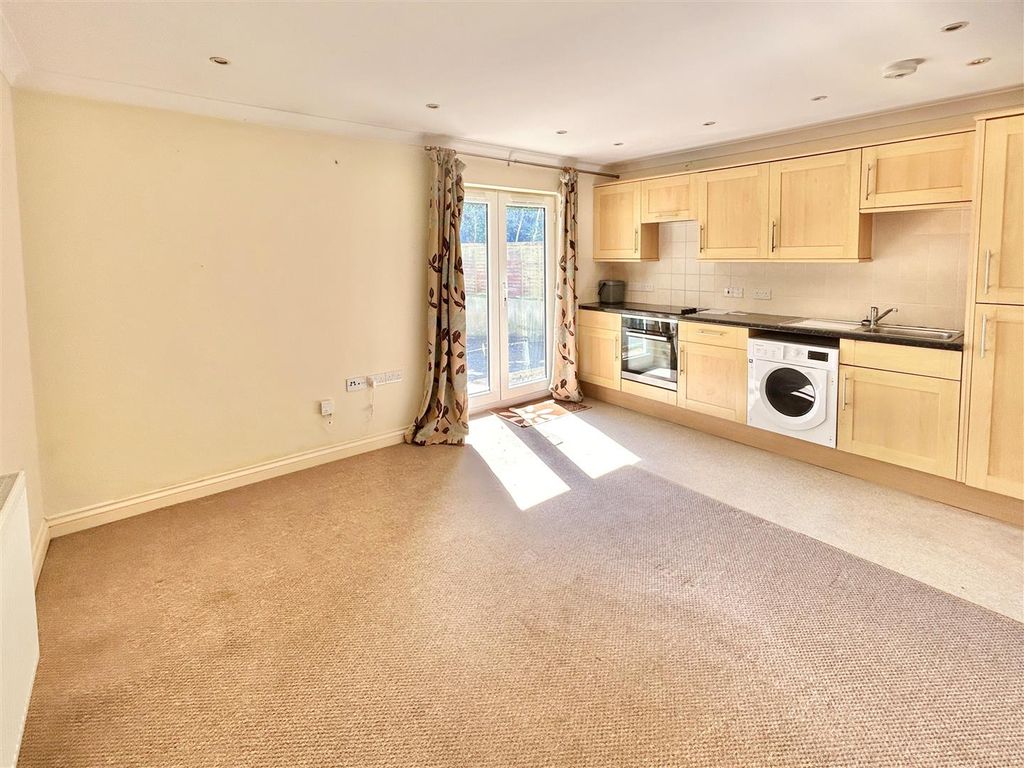 Property photo 3 of 11 04.Jpg