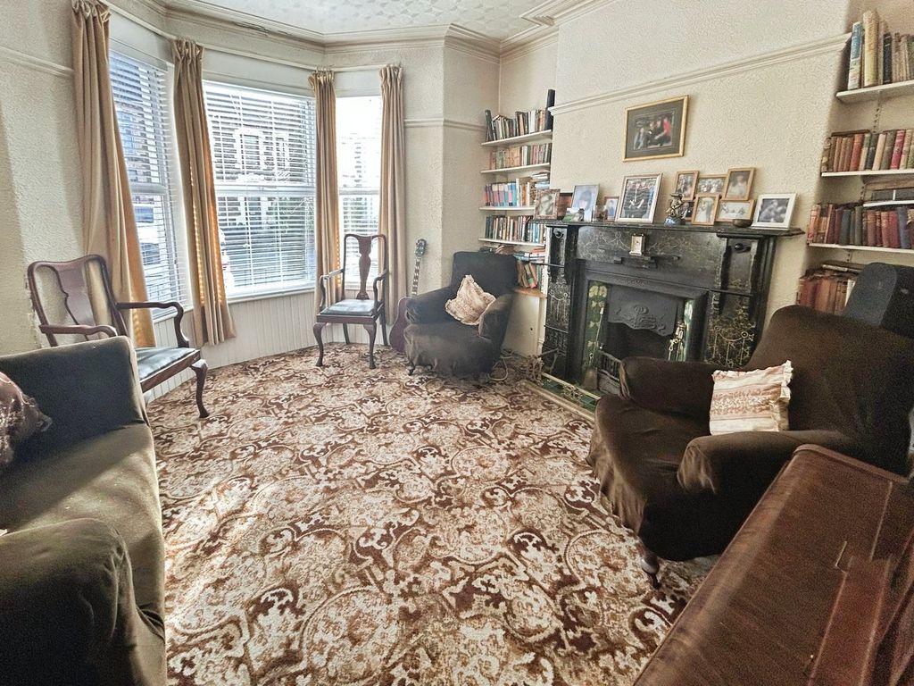 Property photo 2 of 19