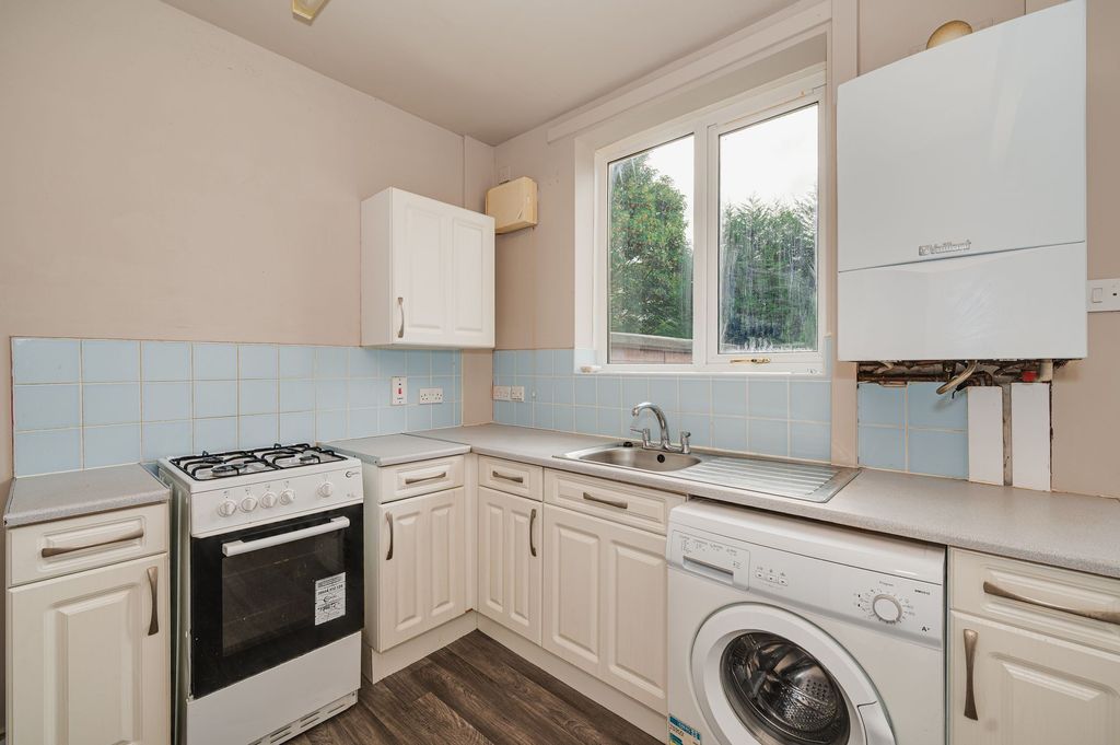 Property photo 3 of 18
