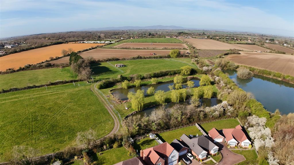 Property photo 2 of 5 Dji_20250331100645_0049_D.Jpg
